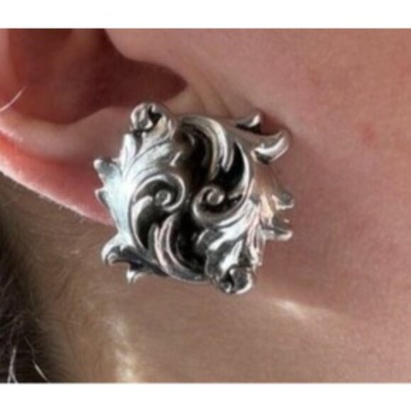 Vintage Silver-Tone Ornate Swirl Clip-On Earrings - Picture 9 of 13